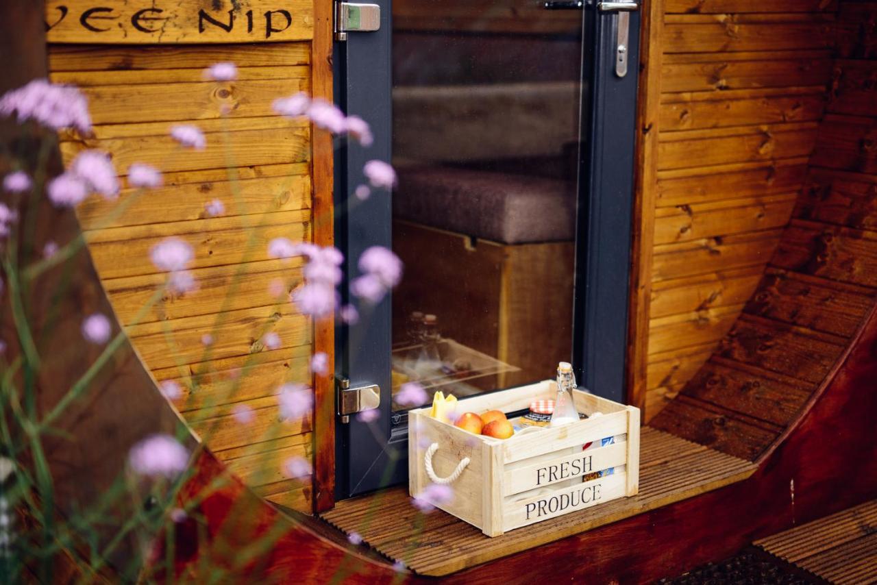 ホテル Delny Glamping And Farm Animals インヴァーゴードン エクステリア 写真